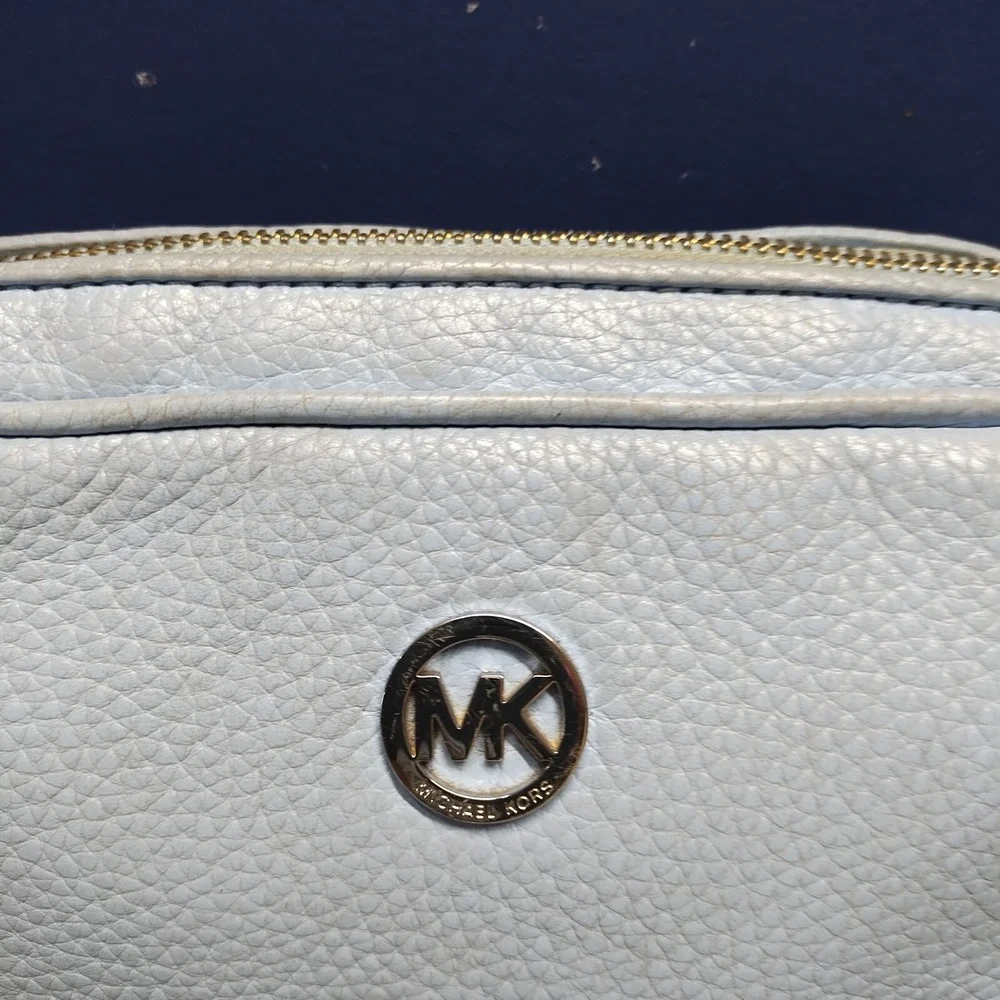 Michael Kors Crossbody Bag Women's Light Blue‎ Inner Pockets Adjustable Strap